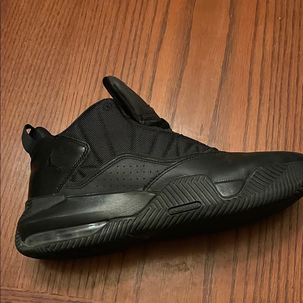 “Stay Loyal”, Air Jordan,Men’s Black mid--Top Athletic Basketball Shoes. - Picture 13 of 14